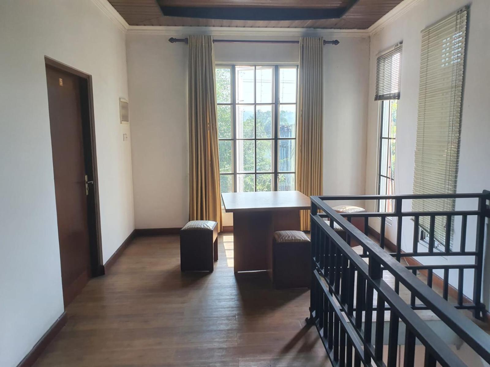 The Empire Inn Ratnapura Bagian luar foto